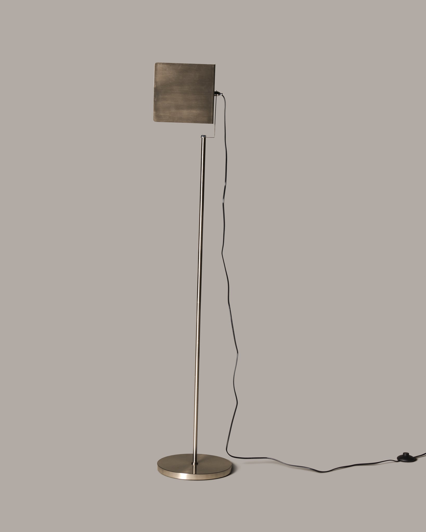 Flagpole Metallic Lamp