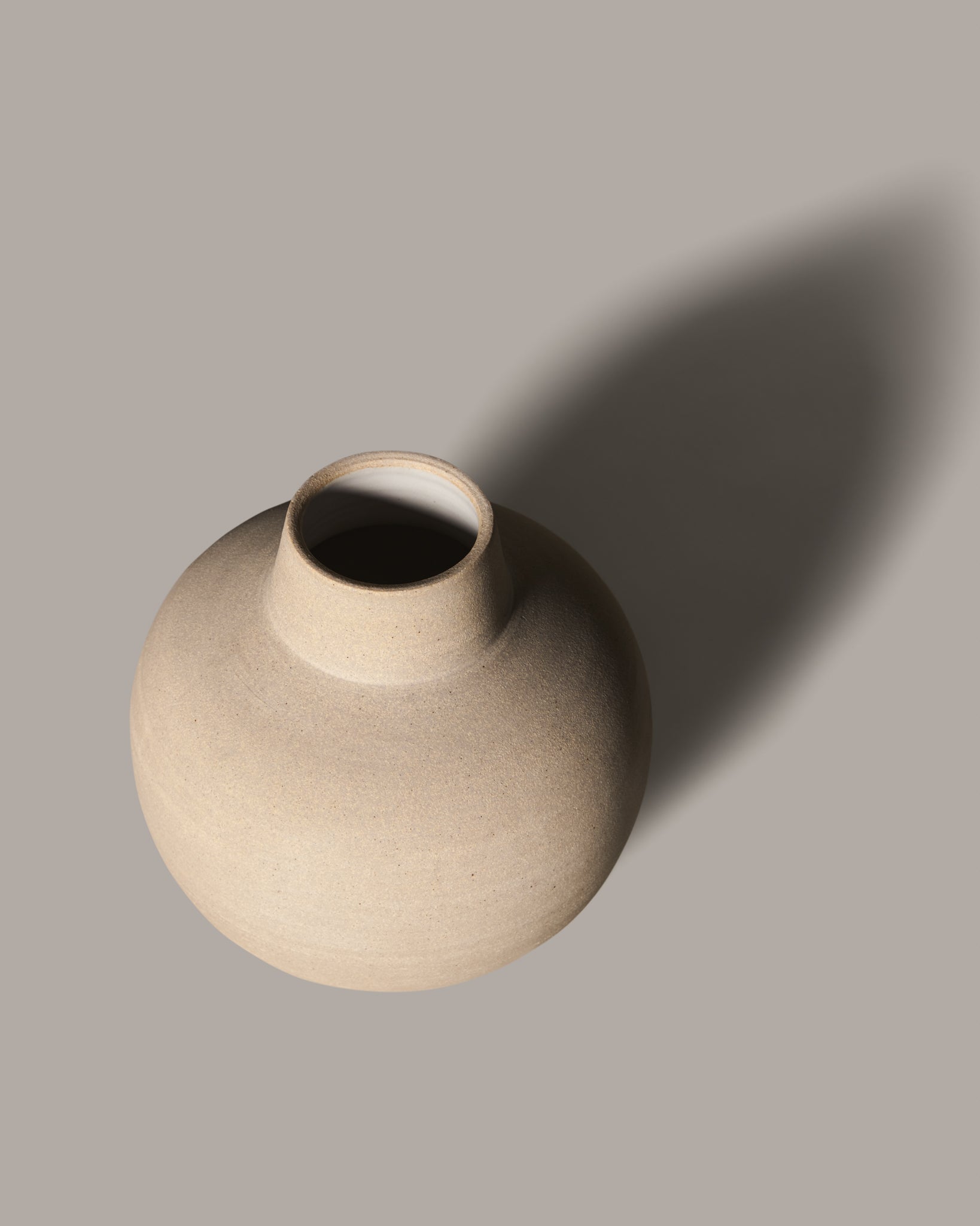 Quartzite Vase 045